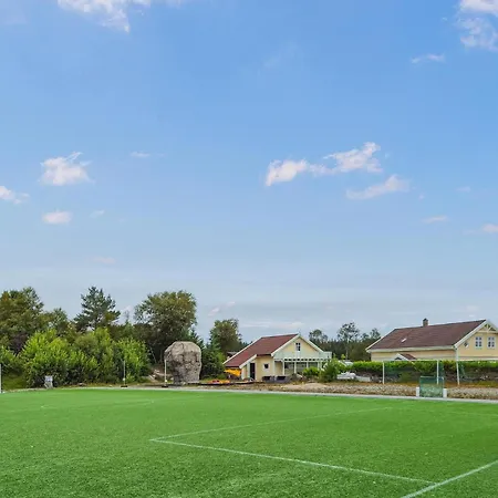 3 Bedroom Gorgeous In Ferienhaus *